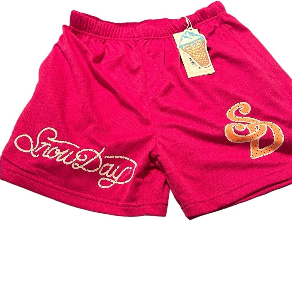 Brand New Snow‎ Day size small shorts